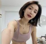 人妻av88-家庭与个人成长的交响曲，人妻角色在AV88中的微妙平衡